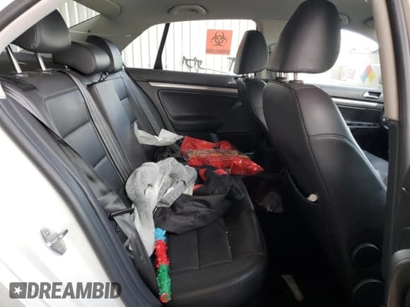 ✅ 2010 Volkswagen Jetta Limited Edition • VIN: 3VWAZ7AJ7AM130444 • Лот: 85113605. Опубликован ранее на Copart с пробегом 91 102 миль. Бесплатный доступ к архиву аукционных продаж из США и подробный отчёт об истории автомобиля на DreamBid. Изображение 10.