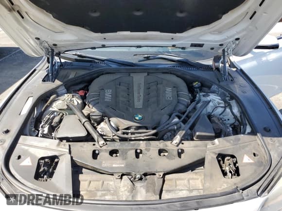 ✅ 2015 BMW 7 Series 750i • VIN: WBAYA8C53FG197751 • Lot: 56249135. Listed on Copart with 98,514 mi. Free auction sales archive from the USA and detailed vehicle history report at DreamBid. Image 11.