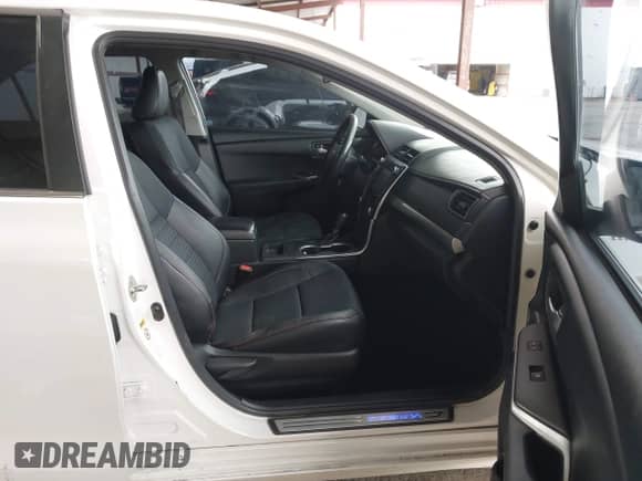 2015 Toyota Camry LE z VIN 4T1BD1FK2FU142956, wystawiony jako IAAI lot #42068502 z przebiegiem 104 135 mil mil oraz . Historia ofert i sprzedaży dostępna na DreamBid. Obrazek 5.