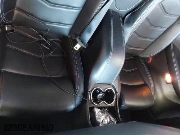 ✅ 2014 Maserati GranTurismo Sport • VIN: ZAM45VMAXE0093339 • Lot: 43603803. Wystawiony na IAAI z przebiegiem 38 726 mil. Bezpłatny archiwum sprzedaży aukcyjnych z USA i szczegółowy raport historii pojazdu na DreamBid. Zdjęcie 8.