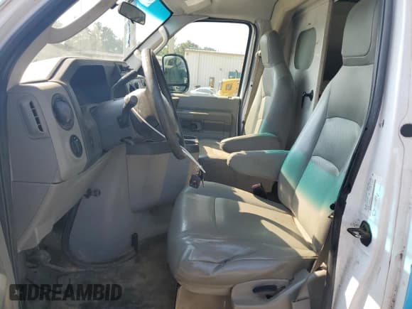 ✅ 2016 Ford Econoline Commercial • VIN: 1FDWE3FLXGDC32487 • Lot: 71049345. Wystawiony na Copart z przebiegiem 155 575 mil. Bezpłatny archiwum sprzedaży aukcyjnych z USA i szczegółowy raport historii pojazdu na DreamBid. Zdjęcie 7.