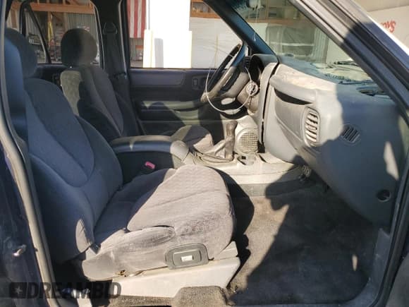 ✅ 2000 GMC Jimmy SL • VIN: 1GKCS13W9Y2295567 • Лот: 74518344. Опубликован ранее на Copart с пробегом 191 017 миль. Бесплатный доступ к архиву аукционных продаж из США и подробный отчёт об истории автомобиля на DreamBid. Изображение 7.