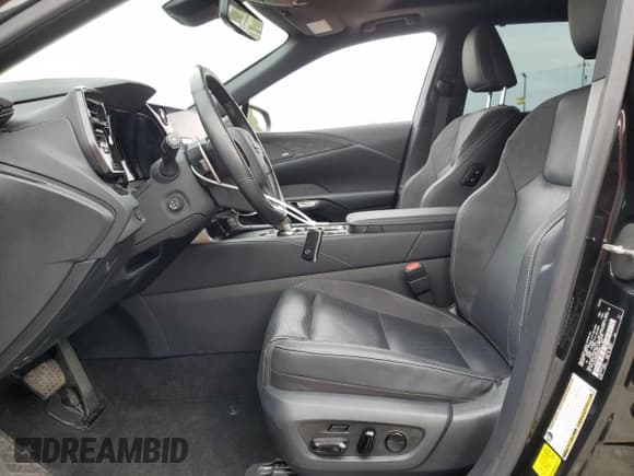 ✅ 2024 Lexus RX 450h+ Luxury • VIN: JTJCJMGAXR2020884 • Lot: 71309355. Listed on Copart with 7,124 mi. Free auction sales archive from the USA and detailed vehicle history report at DreamBid. Image 7.