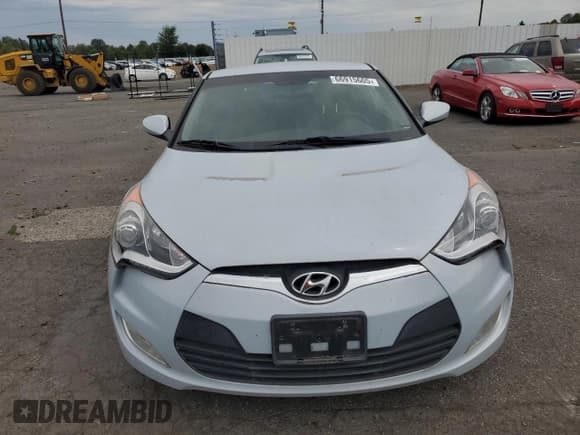 ✅ 2015 Hyundai Veloster • VIN: KMHTC6AD1FU223203 • Lot: 66915605. Wystawiony na Copart z przebiegiem 118 931 mil. Bezpłatny archiwum sprzedaży aukcyjnych z USA i szczegółowy raport historii pojazdu na DreamBid. Zdjęcie 5.