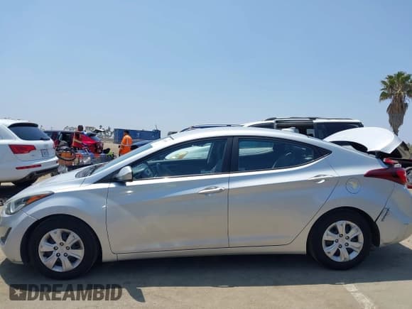 ✅ 2016 Hyundai Elantra SE • VIN: 5NPDH4AE4GH741230 • Lot: 42383058. Listed on IAAI with 88,759 mi. Free auction sales archive from the USA and detailed vehicle history report at DreamBid. Image 14.