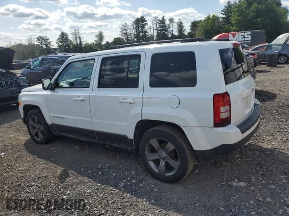 ✅ 2015 Jeep Patriot Latitude • VIN: 1C4NJPFA5FD430362 • Lot: 68039365. Wystawiony na Copart z przebiegiem 111 113 mil. Bezpłatny archiwum sprzedaży aukcyjnych z USA i szczegółowy raport historii pojazdu na DreamBid. Zdjęcie 2.