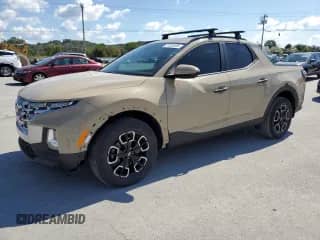 2023 Hyundai Santa Cruz SEL z VIN 5NTJCDAE3PH070748, wystawiony jako Copart lot #81835485 z przebiegiem 28 171 mil mil oraz Szkoda całkowita • Salvage title. Historia ofert i sprzedaży dostępna na DreamBid. Obrazek 1.