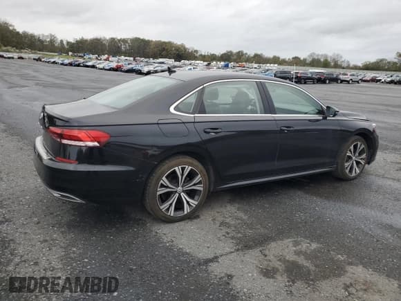 ✅ 2021 Volkswagen Passat SE • VIN: 1VWSA7A34MC015741 • Лот: 82303385. Опубликован ранее на Copart с пробегом 62 726 миль. Бесплатный доступ к архиву аукционных продаж из США и подробный отчёт об истории автомобиля на DreamBid. Изображение 3.