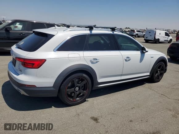 ✅ 2017 Audi allroad A4 Premium Plus • VIN: WA18NAF41HA098539 • Лот: 64698365. Опубликован ранее на Copart с пробегом 61 415 миль. Бесплатный доступ к архиву аукционных продаж из США и подробный отчёт об истории автомобиля на DreamBid. Изображение 3.
