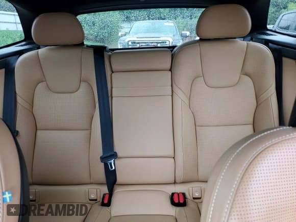 ✅ 2018 Volvo XC60 Inscription • VIN: YV4BR0DL6J1061977 • Lot: 61066925. Listed on Copart with 196,773 mi. Free auction sales archive from the USA and detailed vehicle history report at DreamBid. Image 10.