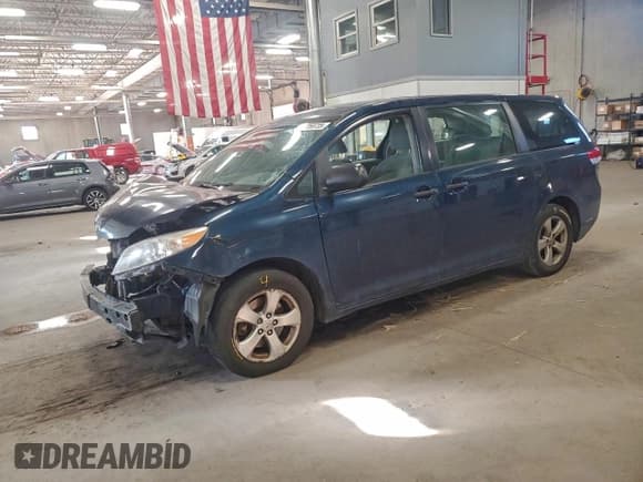✅ 2011 Toyota Sienna • VIN: 5TDZK3DC9BS094242 • Lot: 94259735. Listed on Copart with 189,166 mi. Free auction sales archive from the USA and detailed vehicle history report at DreamBid. Image 1.