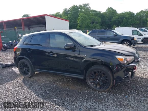 ✅ 2018 Mitsubishi Outlander ES • VIN: JA4AR3AUXJU015025 • Lot: 42479945. Listed on IAAI with 62,657 mi. Free auction sales archive from the USA and detailed vehicle history report at DreamBid. Image 14.