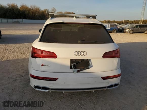 ✅ 2018 Audi SQ5 Prestige • VIN: WA1C4AFY8J2242457 • Lot: 92262735. Wystawiony na Copart z przebiegiem 68 610 mil. Bezpłatny archiwum sprzedaży aukcyjnych z USA i szczegółowy raport historii pojazdu na DreamBid. Zdjęcie 6.