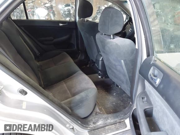 ✅ 2004 Honda Accord DX • VIN: 1HGCM55184A138824 • Lot: 43011734. Listed on IAAI with 216,840 mi. Free auction sales archive from the USA and detailed vehicle history report at DreamBid. Image 8.