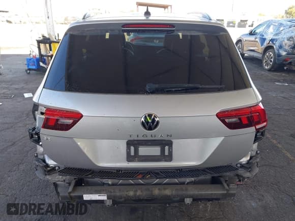 ✅ 2022 Volkswagen Tiguan SE R-Line Black • VIN: 3VVCB7AX7NM099224 • Lot: 43333379. Wystawiony na IAAI z przebiegiem 75 933 mil. Bezpłatny archiwum sprzedaży aukcyjnych z USA i szczegółowy raport historii pojazdu na DreamBid. Zdjęcie 17.