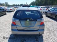 ✅ 2013 Honda Fit • VIN: JHMGE8H35DC078547 • Lot: 42354943. Wystawiony na IAAI z przebiegiem 42 796 mil. Bezpłatny archiwum sprzedaży aukcyjnych z USA i szczegółowy raport historii pojazdu na DreamBid. Zdjęcie 16.