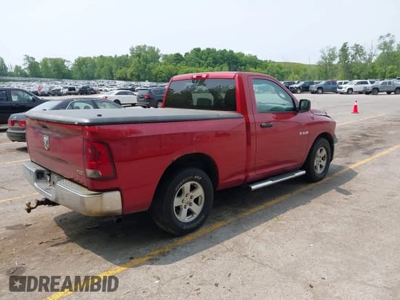 ✅ 2010 Dodge 1500 ST • VIN: 3D7JB1EPXAG111152 • Lot: 42423866. Wystawiony na IAAI z przebiegiem 186 107 mil. Bezpłatny archiwum sprzedaży aukcyjnych z USA i szczegółowy raport historii pojazdu na DreamBid. Zdjęcie 4.
