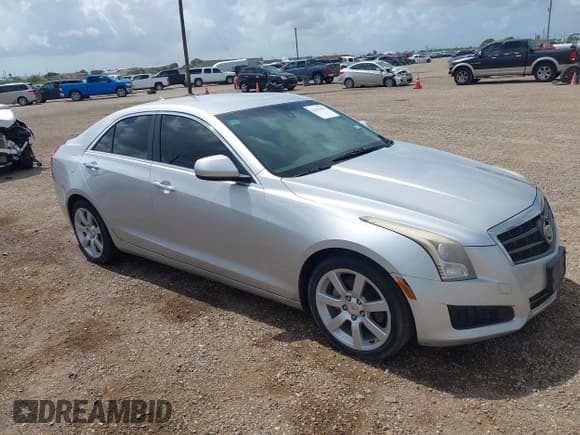 ✅ 2014 Cadillac ATS Standard RWD • VIN: 1G6AA5RA1E0104839 • Lot: 42383432. Wystawiony na IAAI z przebiegiem 142 701 mil. Bezpłatny archiwum sprzedaży aukcyjnych z USA i szczegółowy raport historii pojazdu na DreamBid. Zdjęcie 1.