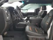 ✅ 2021 GMC Sierra 1500 AT4 • VIN: 1GTP9EEL0MZ385047 • Lot: 82707664. Wystawiony na Copart z przebiegiem 46 921 mil. Bezpłatny archiwum sprzedaży aukcyjnych z USA i szczegółowy raport historii pojazdu na DreamBid. Zdjęcie 7.