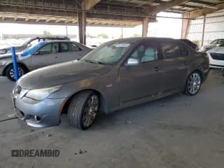 ✅ 2010 BMW 5 Series 550i • VIN: WBANW5C54ACT56876 • Lot: 65780325. Wystawiony na Copart z przebiegiem 121 793 mil. Bezpłatny archiwum sprzedaży aukcyjnych z USA i szczegółowy raport historii pojazdu na DreamBid. Zdjęcie 1.