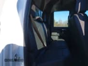 ✅ 2024 Chevrolet Silverado 2500HD Work Truck • VIN: 1GC2YLE72RF198079 • Lot: 41586127. Wystawiony na IAAI z przebiegiem 9 934 mil. Bezpłatny archiwum sprzedaży aukcyjnych z USA i szczegółowy raport historii pojazdu na DreamBid. Zdjęcie 8.