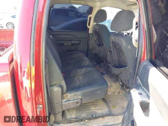 2008 Chevrolet Silverado 1500 1LT z VIN 2GCEC13J681206561, wystawiony jako IAAI lot #43455813 z przebiegiem 189 598 mil mil oraz . Historia ofert i sprzedaży dostępna na DreamBid. Obrazek 8.