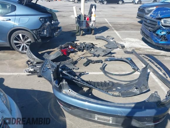 ✅ 2022 Polestar 2 • VIN: LPSED3KA2NL051919 • Lot: 43494778. Wystawiony na IAAI z przebiegiem 12 395 mil. Bezpłatny archiwum sprzedaży aukcyjnych z USA i szczegółowy raport historii pojazdu na DreamBid. Zdjęcie 12.