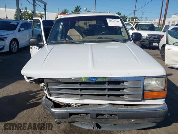 ✅ 1994 Ford Explorer Eddie Bauer • VIN: 1FMDU32X9RUE24487 • Lot: 43663593. Listed on IAAI with 256,903 mi. Free auction sales archive from the USA and detailed vehicle history report at DreamBid. Image 11.