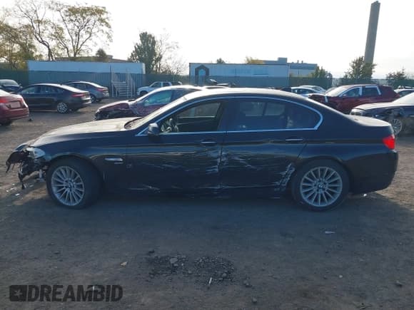 ✅ 2011 BMW 5 Series 535i xDrive • VIN: WBAFU7C52BC870247 • Lot: 43550071. Listed on IAAI with 134,539 mi. Free auction sales archive from the USA and detailed vehicle history report at DreamBid. Image 14.
