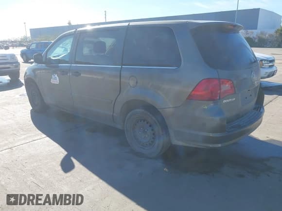 ✅ 2010 Volkswagen Routan S • VIN: 2V4RW4D14AR333122 • Лот: 41326090. Опубликован ранее на IAAI с пробегом 177 826 миль. Бесплатный доступ к архиву аукционных продаж из США и подробный отчёт об истории автомобиля на DreamBid. Изображение 3.
