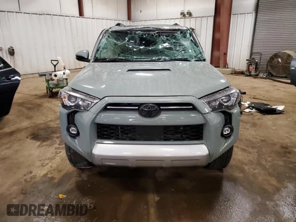 ✅ 2023 Toyota 4Runner TRD Off Road Premium • VIN: JTERU5JR5P6161923 • Lot: 89665585. Wystawiony na Copart z przebiegiem Nie podano. Bezpłatny archiwum sprzedaży aukcyjnych z USA i szczegółowy raport historii pojazdu na DreamBid. Zdjęcie 5.