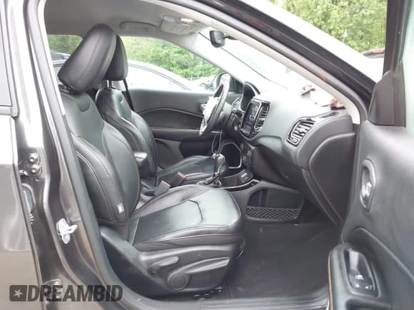 ✅ 2019 Jeep Compass Limited • VIN: 3C4NJCCB7KT777783 • Lot: 42172163. Listed on IAAI with 68,487 mi. Free auction sales archive from the USA and detailed vehicle history report at DreamBid. Image 5.