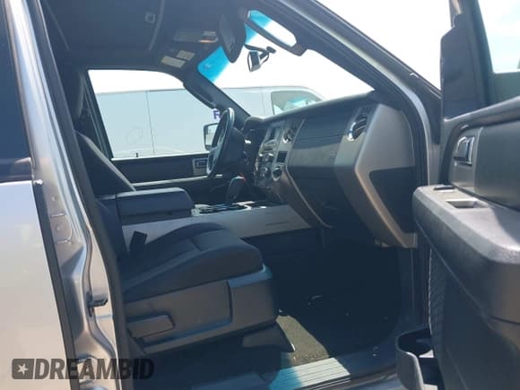 ✅ 2015 Ford Expedition Max XLT • VIN: 1FMJK1HT3FEF22261 • Lot: 42312433. Wystawiony na IAAI z przebiegiem 179 674 mil. Bezpłatny archiwum sprzedaży aukcyjnych z USA i szczegółowy raport historii pojazdu na DreamBid. Zdjęcie 5.