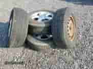 2009 Hyundai Santa Fe GL z VIN 5NMSG73E19H270968, wystawiony jako Copart lot #71079324 z przebiegiem 228 511 mil mil oraz Czysty tytuł • Clean title. Historia ofert i sprzedaży dostępna na DreamBid. Obrazek 13.