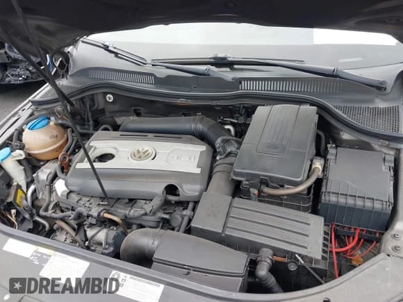 ✅ 2013 Volkswagen CC R-Line • VIN: WVWBP7AN6DE547662 • Lot: 42749969. Wystawiony na IAAI z przebiegiem 124 019 mil. Bezpłatny archiwum sprzedaży aukcyjnych z USA i szczegółowy raport historii pojazdu na DreamBid. Zdjęcie 10.