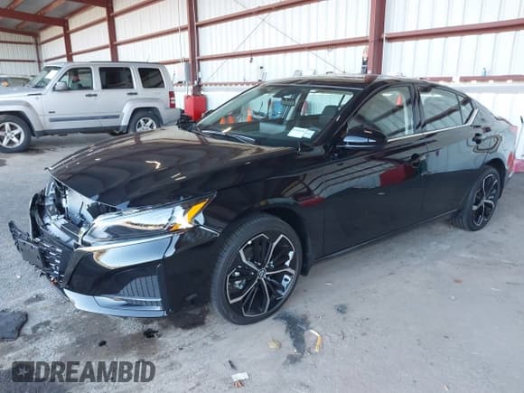 ✅ 2025 Nissan Altima SR • VIN: 1N4BL4CWXSN406192 • Лот: 43526950. Опубликован ранее на IAAI с пробегом 1 216 миль. Бесплатный доступ к архиву аукционных продаж из США и подробный отчёт об истории автомобиля на DreamBid. Изображение 17.