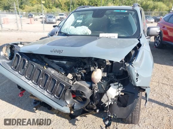 ✅ 2017 Jeep Renegade Trailhawk • VIN: ZACCJBCB2HPF32245 • Lot: 43245039. Wystawiony na IAAI z przebiegiem 121 648 mil. Bezpłatny archiwum sprzedaży aukcyjnych z USA i szczegółowy raport historii pojazdu na DreamBid. Zdjęcie 6.
