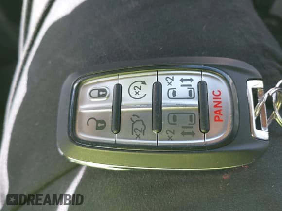 ✅ 2021 Chrysler Pacifica Touring • VIN: 2C4RC1FG6MR608111 • Lot: 43461600. Wystawiony na IAAI z przebiegiem 52 889 mil. Bezpłatny archiwum sprzedaży aukcyjnych z USA i szczegółowy raport historii pojazdu na DreamBid. Zdjęcie 11.