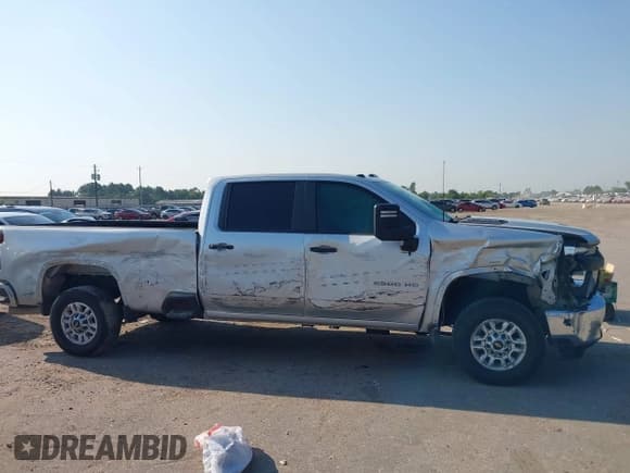 ✅ 2020 Chevrolet Silverado 2500HD Work Truck • VIN: 1GC1WLEY0LF305275 • Lot: 43217377. Listed on IAAI with 116,239 mi. Free auction sales archive from the USA and detailed vehicle history report at DreamBid. Image 13.