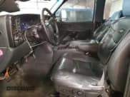 ✅ 2002 Chevrolet Silverado 2500HD LS • VIN: 1GCHK29102E189856 • Лот: 93117935. Опубликован ранее на Copart с пробегом Не указан. Бесплатный доступ к архиву аукционных продаж из США и подробный отчёт об истории автомобиля на DreamBid. Изображение 7.