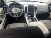 ✅ 2010 Dodge 1500 SLT • VIN: 1D7RV1GP2AS159597 • Lot: 51313675. Wystawiony na Copart z przebiegiem 148 722 mil. Bezpłatny archiwum sprzedaży aukcyjnych z USA i szczegółowy raport historii pojazdu na DreamBid. Zdjęcie 8.