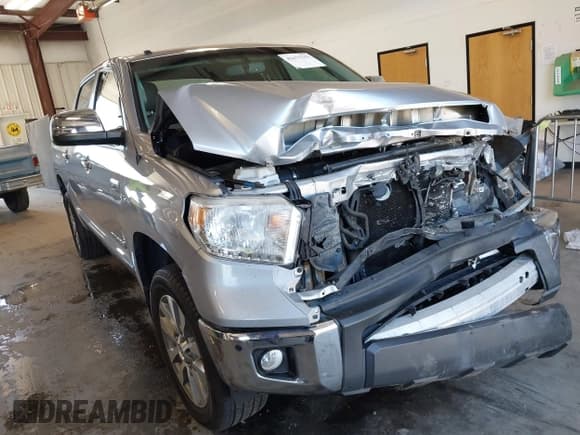 ✅ 2016 Toyota Tundra Limited • VIN: 5TFHY5F17GX518181 • Lot: 42677555. Wystawiony na IAAI z przebiegiem Nie podano. Bezpłatny archiwum sprzedaży aukcyjnych z USA i szczegółowy raport historii pojazdu na DreamBid. Zdjęcie 1.