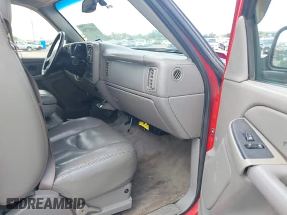 ✅ 2005 Chevrolet Silverado 2500HD LS • VIN: 1GCHK23U15F855835 • Lot: 42692755. Wystawiony na IAAI z przebiegiem 328 871 mil. Bezpłatny archiwum sprzedaży aukcyjnych z USA i szczegółowy raport historii pojazdu na DreamBid. Zdjęcie 5.