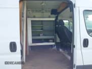 ✅ 2015 Ram ProMaster Cargo • VIN: 3C6URVJG7FE516864 • Lot: 42206140. Wystawiony na IAAI z przebiegiem 104 711 mil. Bezpłatny archiwum sprzedaży aukcyjnych z USA i szczegółowy raport historii pojazdu na DreamBid. Zdjęcie 8.