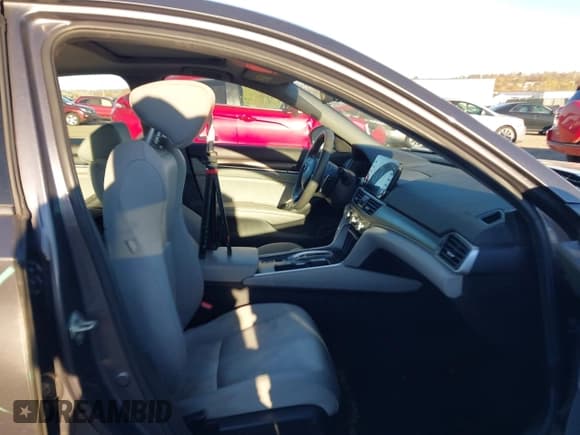 ✅ 2019 Honda Accord EX • VIN: 1HGCV3F45KA013867 • Lot: 43597504. Listed on IAAI with 97,015 mi. Free auction sales archive from the USA and detailed vehicle history report at DreamBid. Image 5.