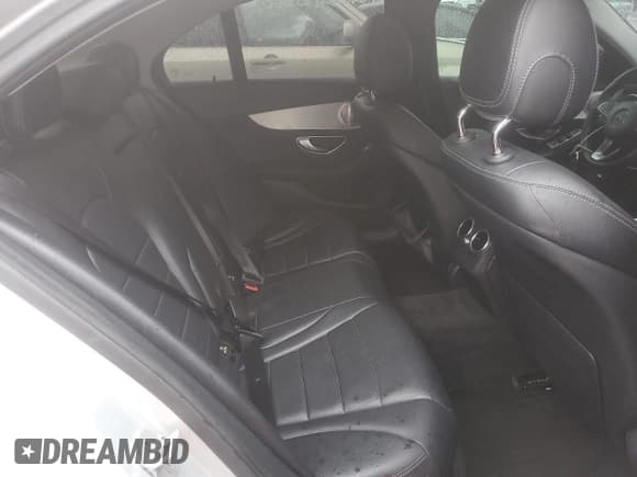 ✅ 2015 Mercedes-Benz C 300 Luxury • VIN: 55SWF4KB1FU023505 • Лот: 84389345. Опубликован ранее на Copart с пробегом 70 152 миль. Бесплатный доступ к архиву аукционных продаж из США и подробный отчёт об истории автомобиля на DreamBid. Изображение 10.