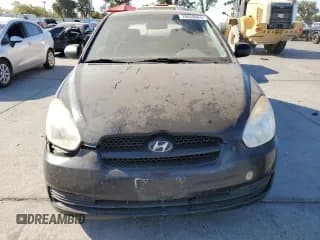 ✅ 2010 Hyundai Accent GS • VIN: KMHCM3AC5AU180741 • Lot: 70020944. Wystawiony na Copart z przebiegiem Nie podano. Bezpłatny archiwum sprzedaży aukcyjnych z USA i szczegółowy raport historii pojazdu na DreamBid. Zdjęcie 5.