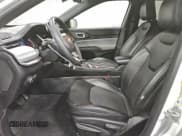 ✅ 2024 Jeep Compass Latitude • VIN: 3C4NJDBN3RT604189 • Лот: 94272155. Опубликован ранее на Copart с пробегом 27 194 миль. Бесплатный доступ к архиву аукционных продаж из США и подробный отчёт об истории автомобиля на DreamBid. Изображение 7.