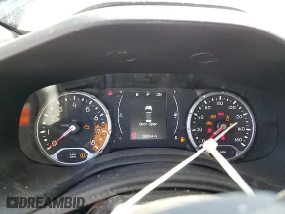 ✅ 2018 Jeep Renegade Latitude • VIN: ZACCJABB4JPJ47350 • Lot: 65604545. Wystawiony na Copart z przebiegiem 139 094 mil. Bezpłatny archiwum sprzedaży aukcyjnych z USA i szczegółowy raport historii pojazdu na DreamBid. Zdjęcie 9.