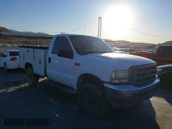 ✅ 2003 Ford F-350 XL • VIN: 1FTSF31L43EB31943 • Лот: 41335334. Опубликован ранее на IAAI с пробегом Не указан. Бесплатный доступ к архиву аукционных продаж из США и подробный отчёт об истории автомобиля на DreamBid. Изображение 1.